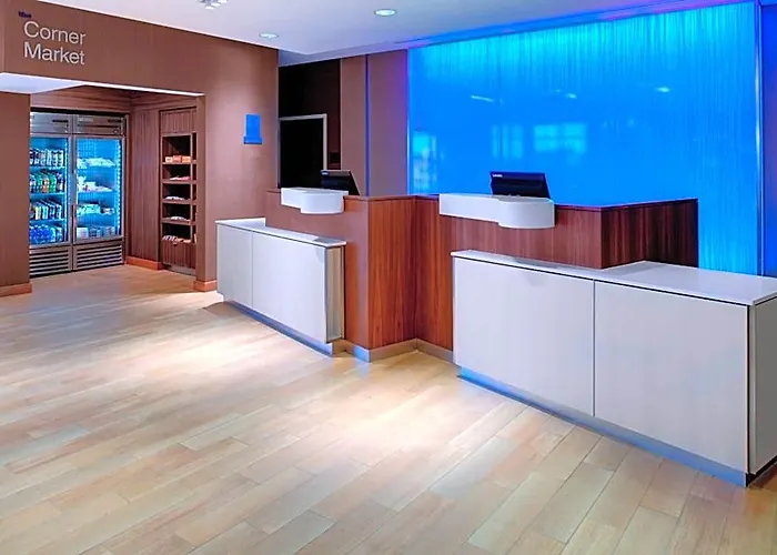 Fairfield & By Marriott East 3*